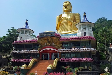 Sigiriya - Dambulla - Nalanda Gedige - Matale - Kandy 120 km (3h00)